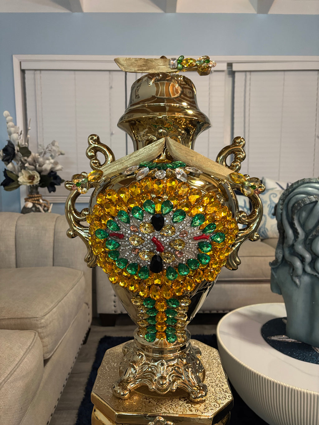 Set de oshun  sopera  con pedestal
