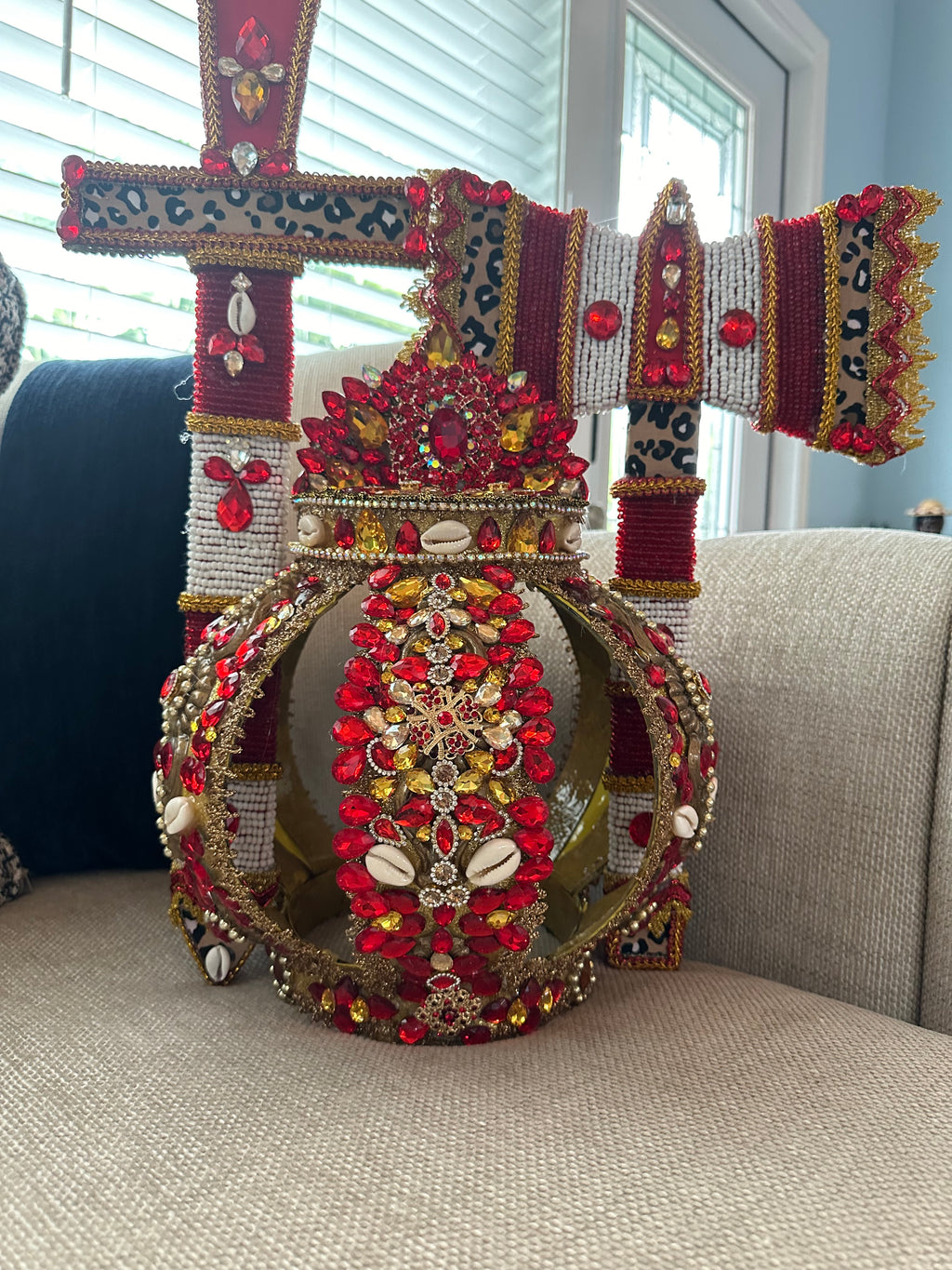 Corona grande de shango y herramientas