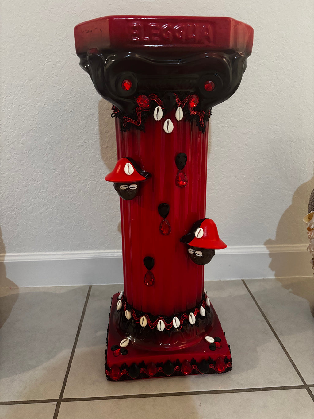 casita y pedestal de eleggua